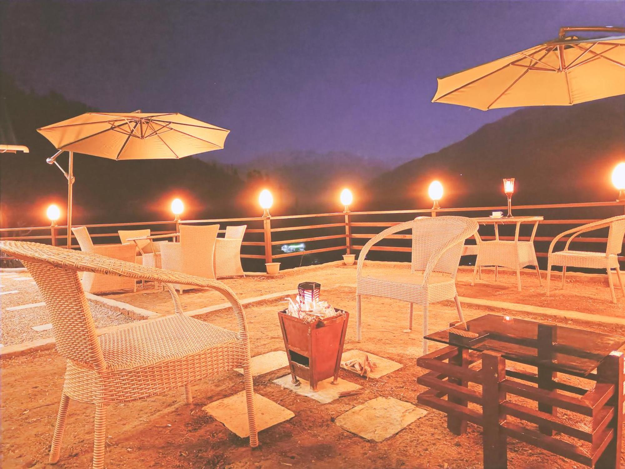 Trimounts-A Boutique Hotel & Wellnes Center In Tirthan Valley Banjār Exterior foto